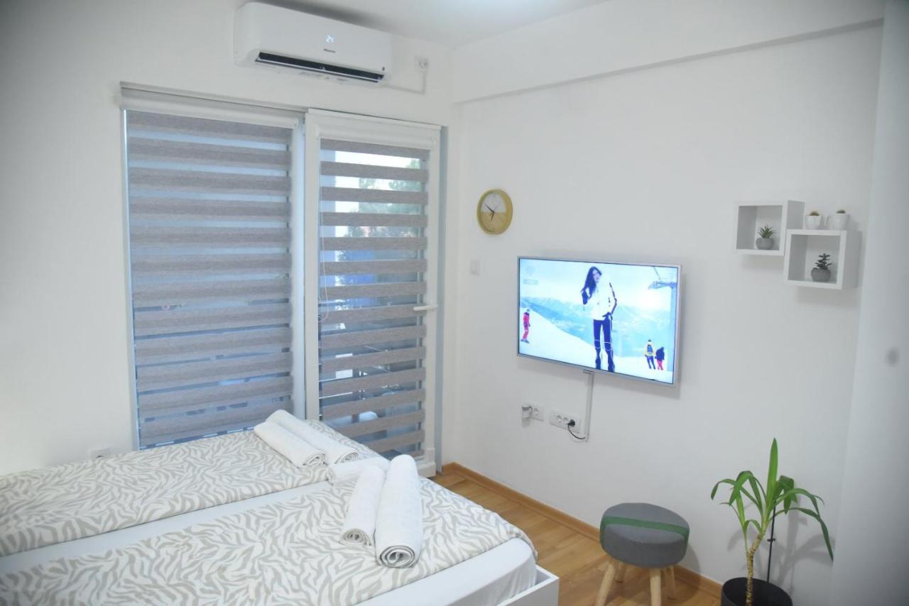 Dekart 2 Apartment Ni Eksteriør billede