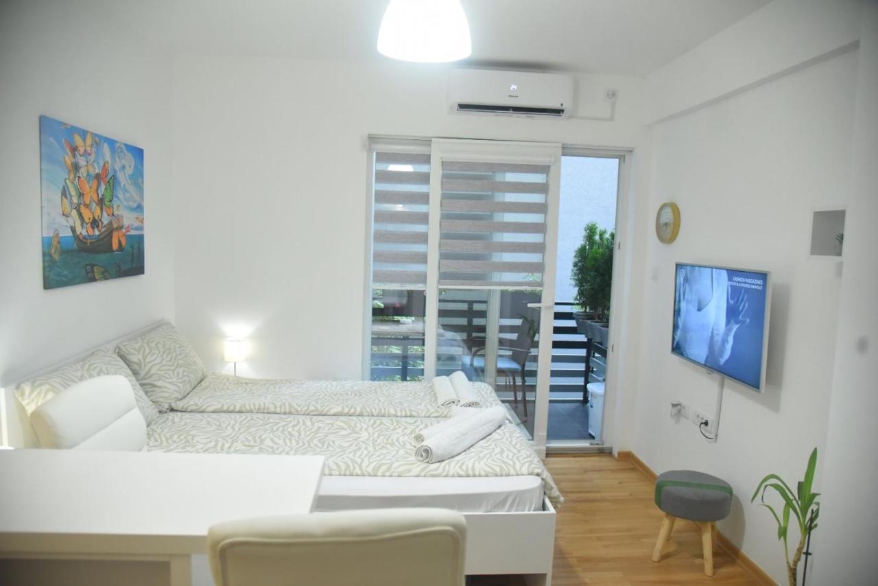 Dekart 2 Apartment Ni Eksteriør billede