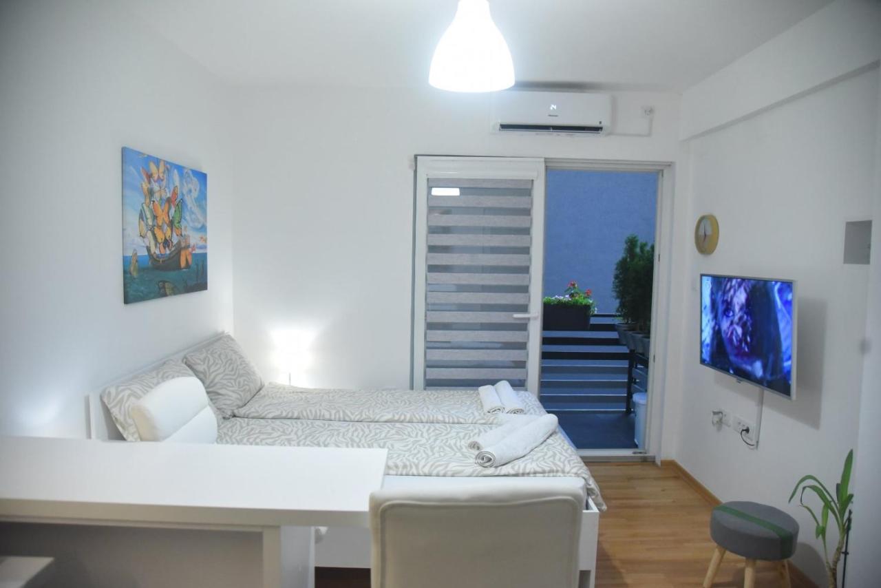 Dekart 2 Apartment Ni Eksteriør billede